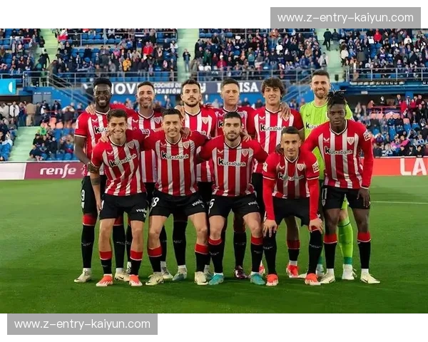 黄色潜水艇的绝唱与蓝色风暴的崛起：多特蒙德vs马拉加，一场载入史册的欧冠对决